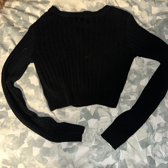 Cute black cropped button up sweater - Picture 2 of 2